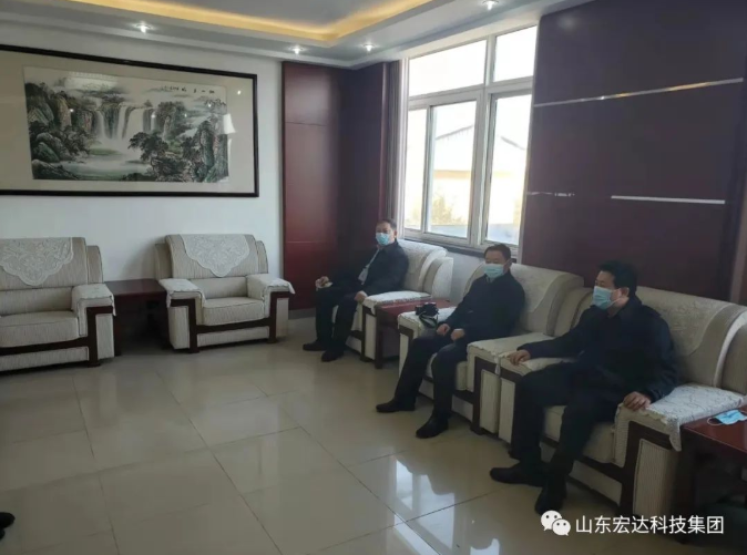 山东米兰在线注册集团副总经理张广义到开发区派出所慰问